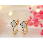 Złote kolczyki 585 z czarnym kwiatkiem na angielskim zapięciu eleganckie 14k