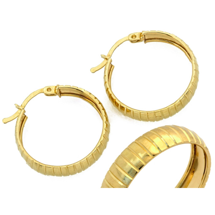 Szerokie złote kolczyki 585 koła frezowane z angielskim zapięciem 23mm 14k Szerokie złote kolczyki 585 koła frezowane z angielskim zapięciem 23mm 14k