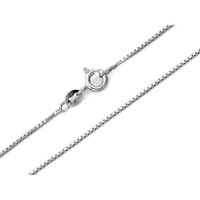 Klasyczny srebrny łańcuszek 925 splot kostka szerokość 1mm długość 45cm Klasyczny srebrny łańcuszek 925 splot kostka szerokość 1mm długość 45cm