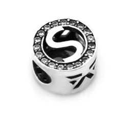 Srebrna zawieszka 925 charms beads ozdobna z lśniącą literką S i cyrkoniami