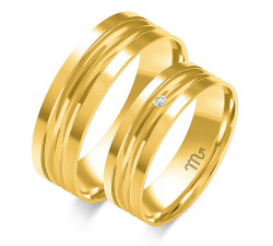 Obrączka z diamentami ślubna grawerowana złota 333